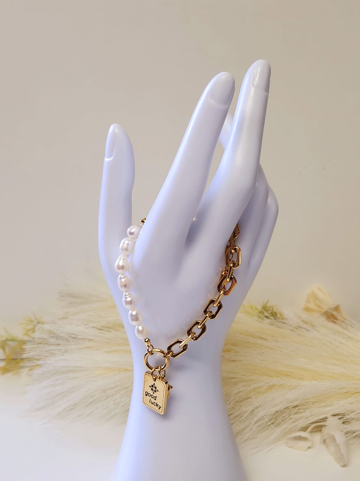 Orchid Charm [ Freshwater Pearl Bracelet