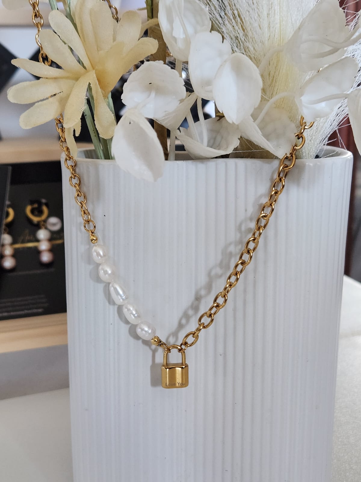 Iris Embrace Pearl Necklace [Freshwater Pearl Necklace