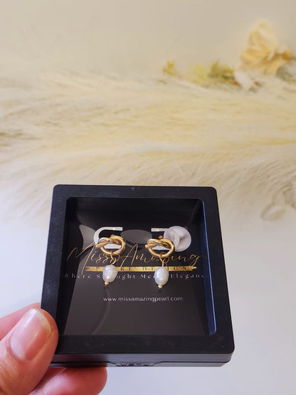 Luna Bloom | Golden Knot Pearl Earrings