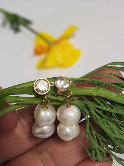 Chamomile Charm- Double Pearl Earrings