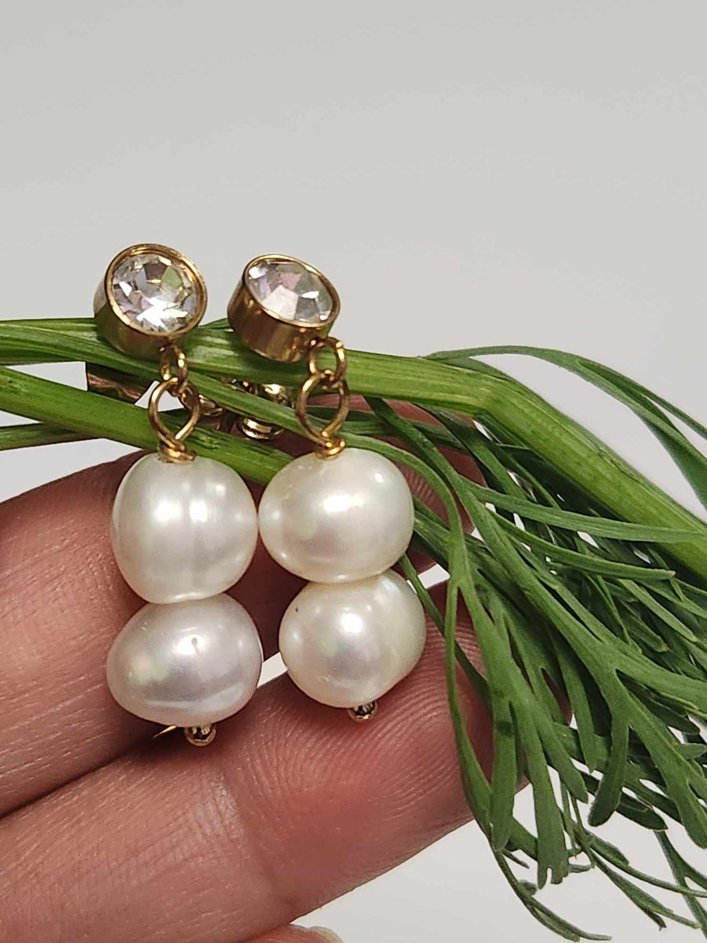 Chamomile Charm- Double Pearl Earrings