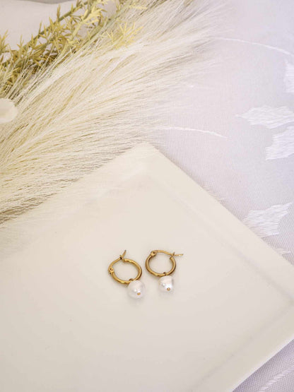 Iris Gardenia Pearl Hoop Earrings