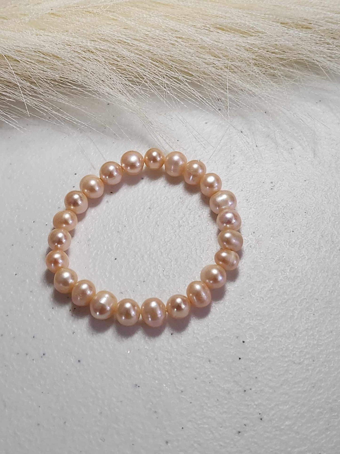 Elegant & Classic Freshwater Pearl Elastic Bracelet