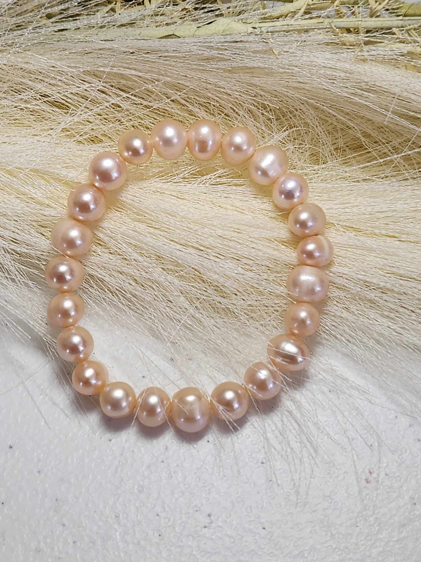 Elegant & Classic Freshwater Pearl Elastic Bracelet