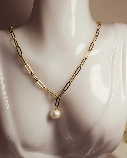 Elegant Golden Link Pearl Pendant Necklace