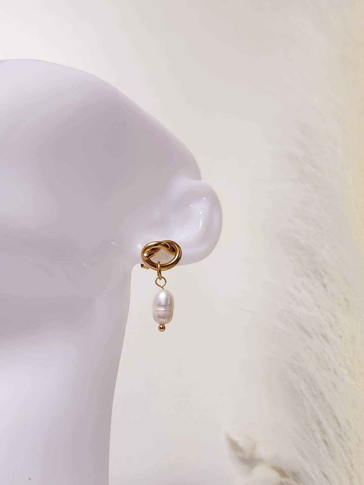 Luna Bloom | Golden Knot Pearl Earrings
