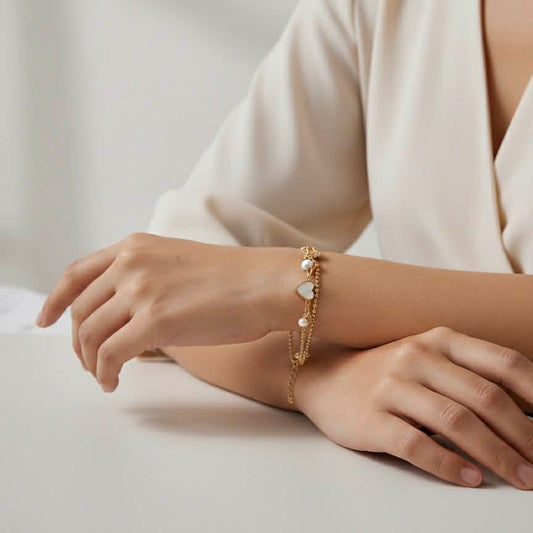 Amara | Golden Heart Pearl Bracelet