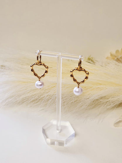 Lily Petal Drops [ Freshwater Pearl Heart Earings