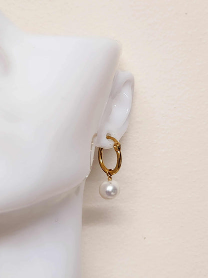 Iris Gardenia Pearl Hoop Earrings