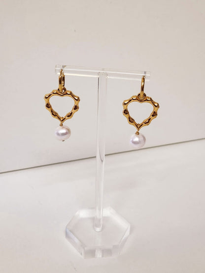 Lily Petal Drops [ Freshwater Pearl Heart Earings