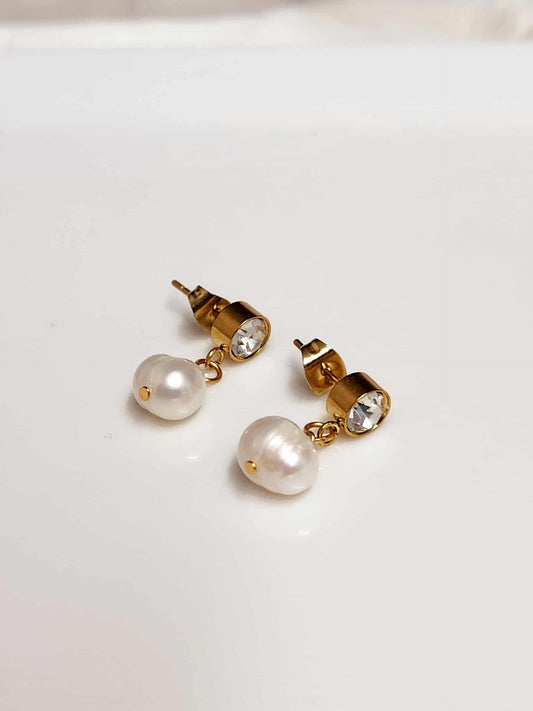 Fuchsia Gerbera Pearl Gold Drop Earrings